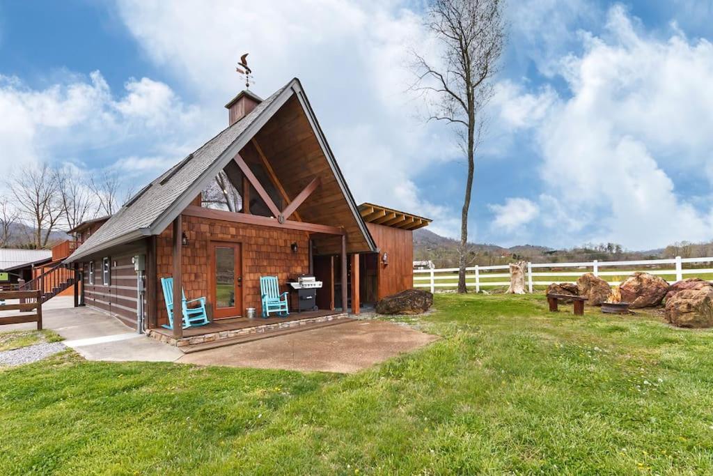 Romantic A-Frame Private Hottub Firepit Neargsmnp Sevierville Dış mekan fotoğraf