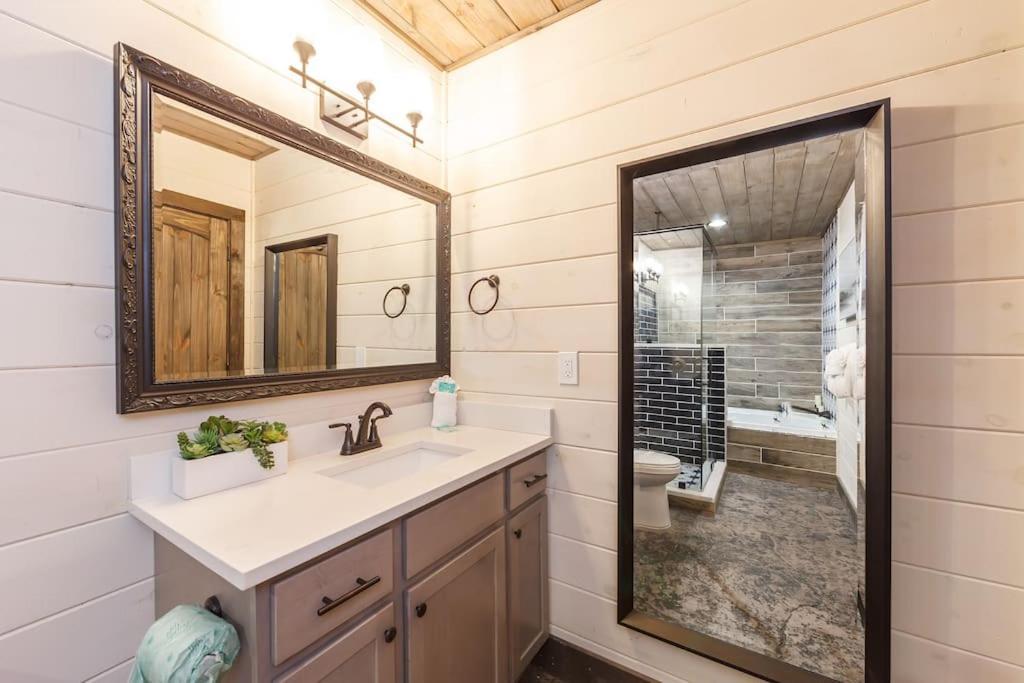 Romantic A-Frame Private Hottub Firepit Neargsmnp Sevierville Dış mekan fotoğraf