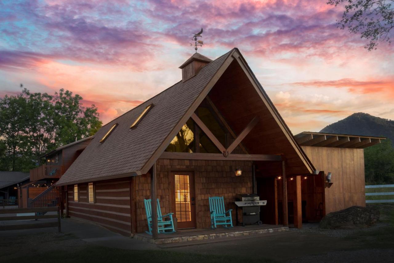 Romantic A-Frame Private Hottub Firepit Neargsmnp Sevierville Dış mekan fotoğraf